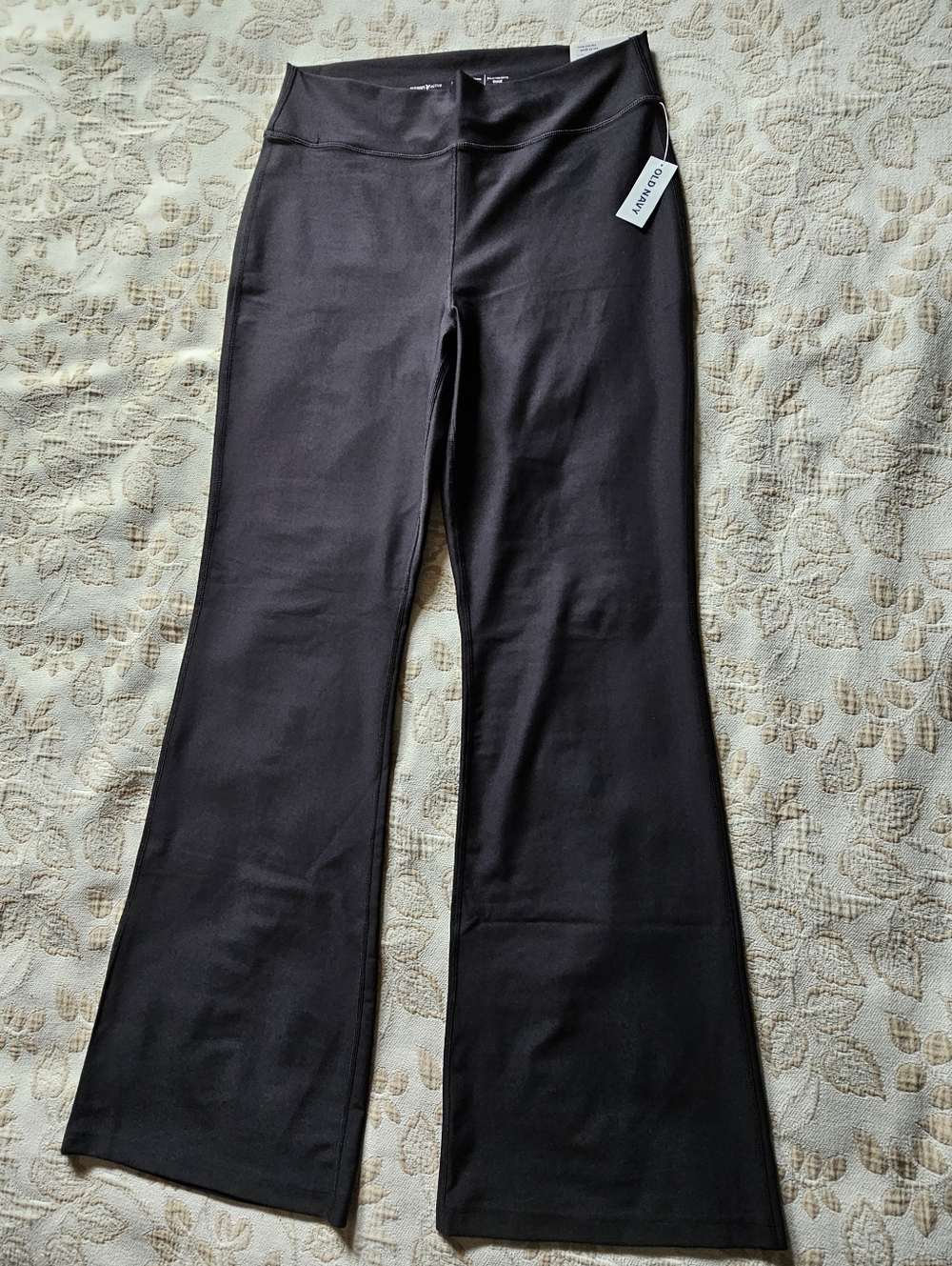 Old Navy Black Flare Yoga Pants Size L